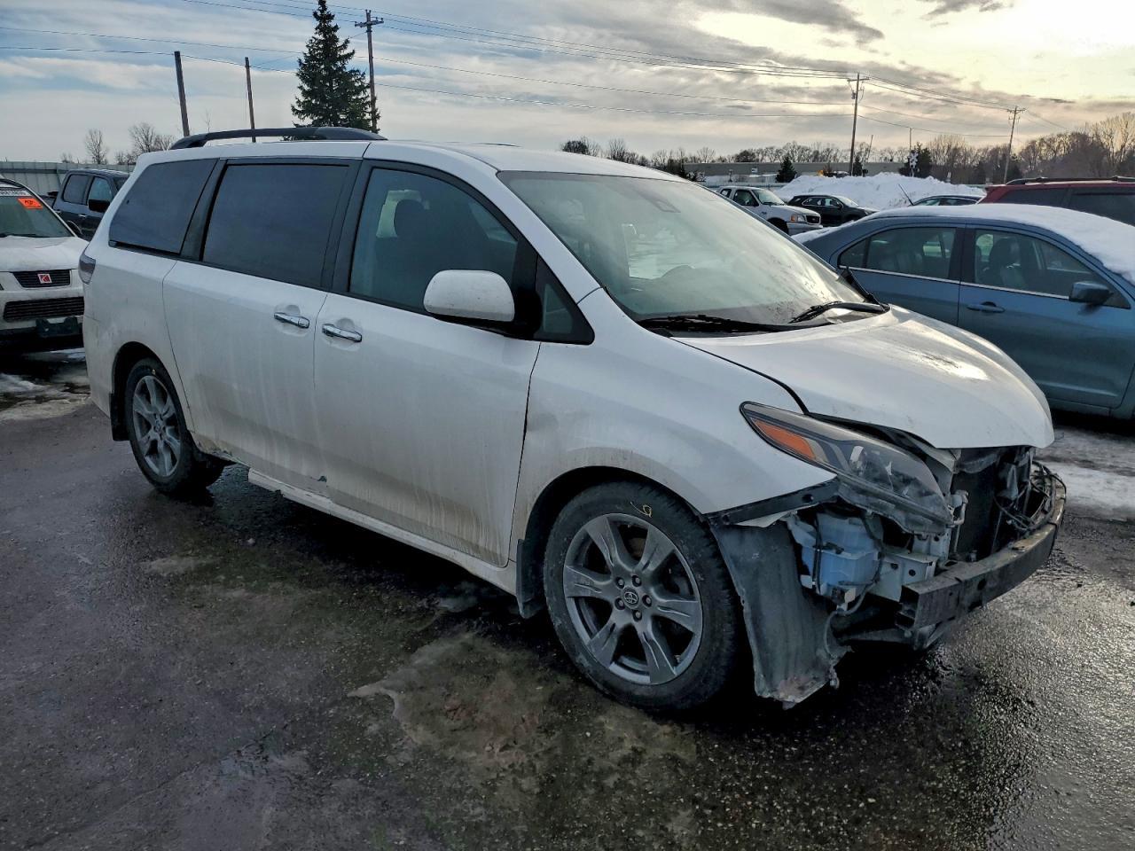 2018 TOYOTA SIENNA