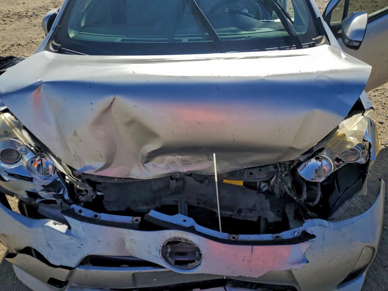 2012 TOYOTA Prius c