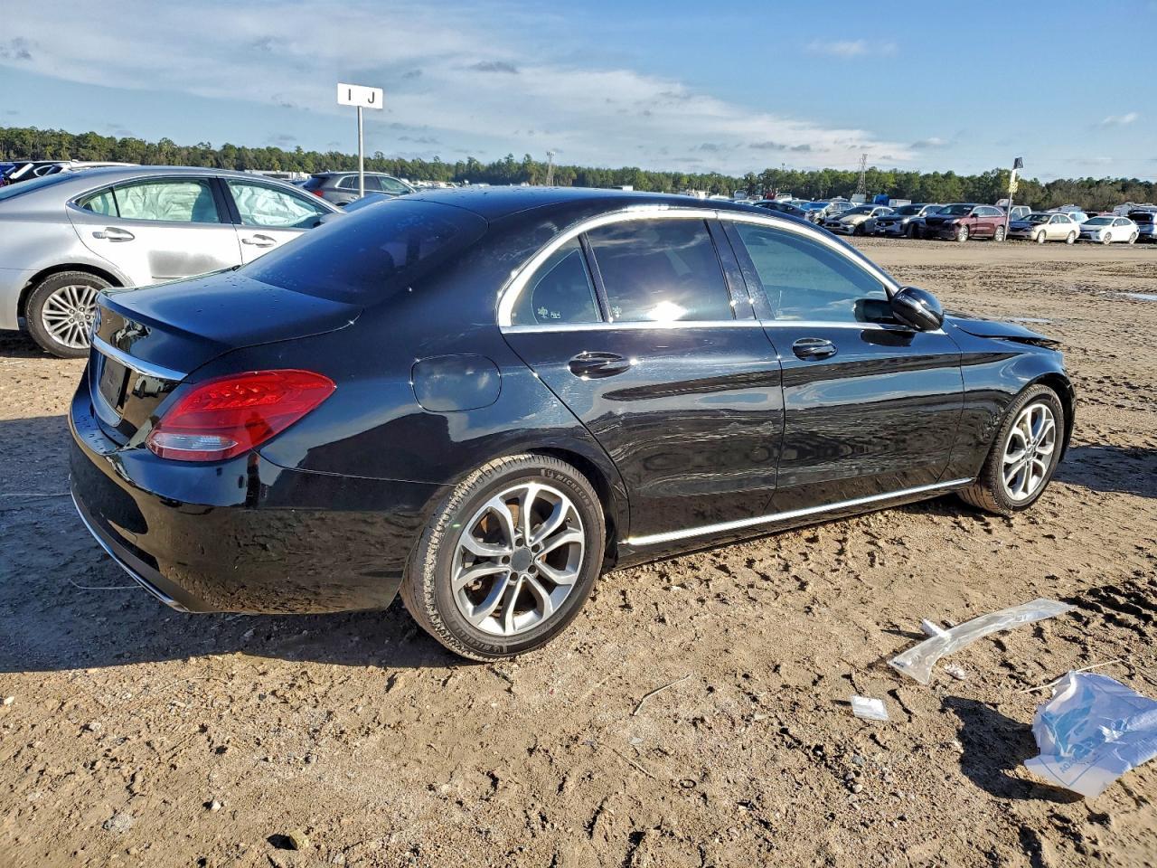 2016 MERCEDES-BENZ C-CLASS