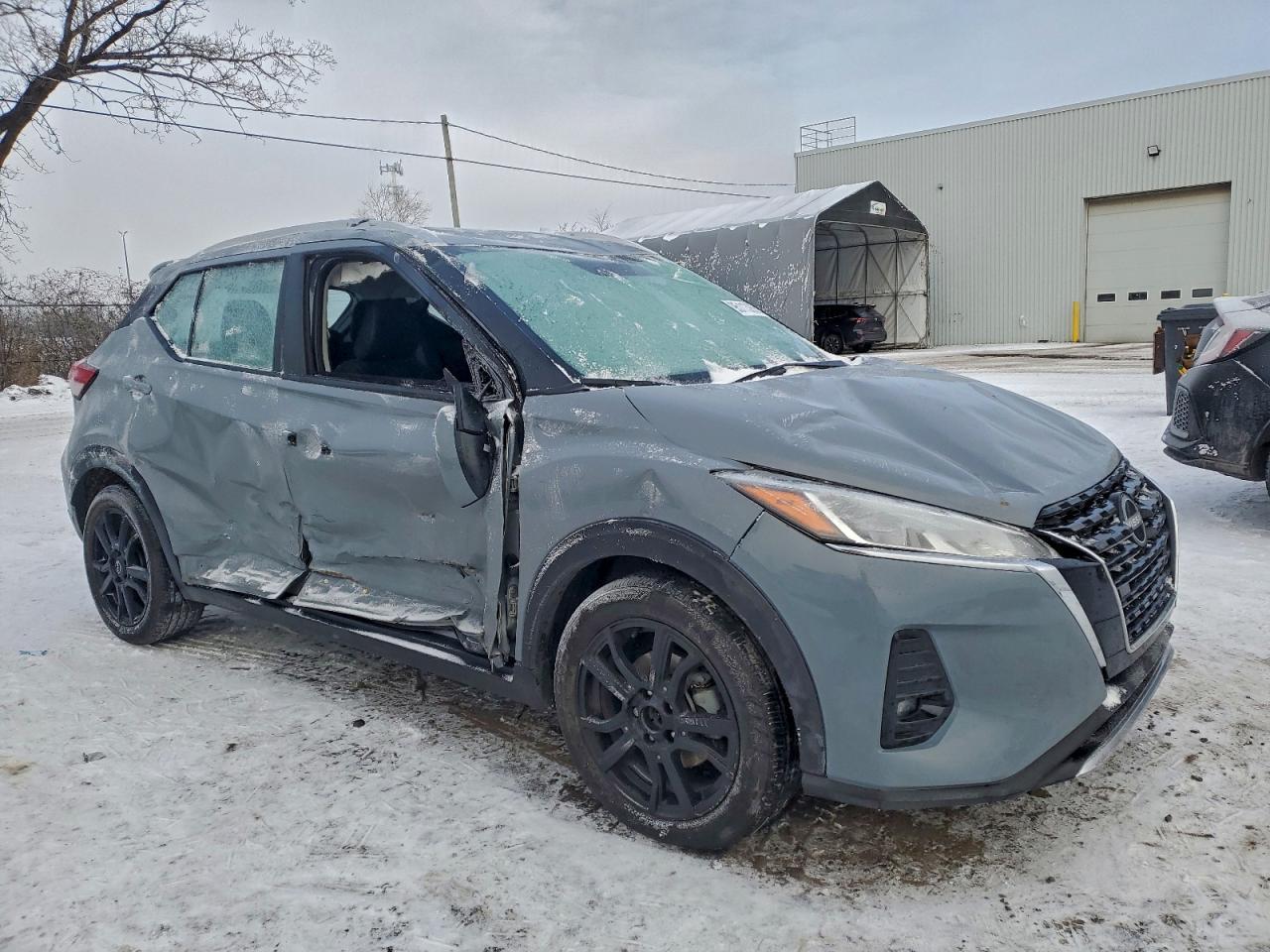 2023 NISSAN KICKS