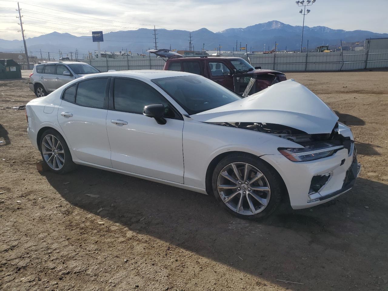 2021 VOLVO S60
