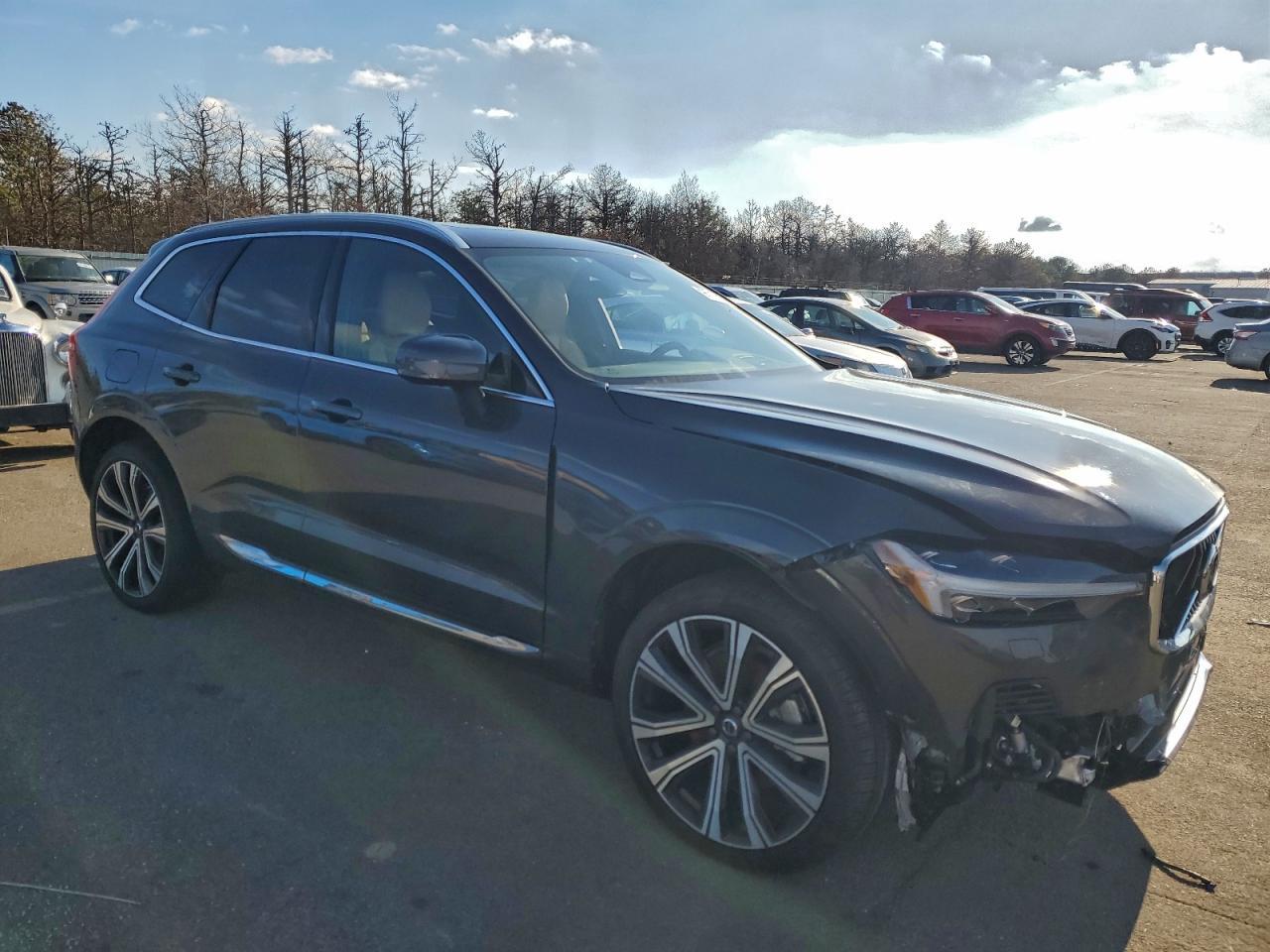 2023 VOLVO XC60