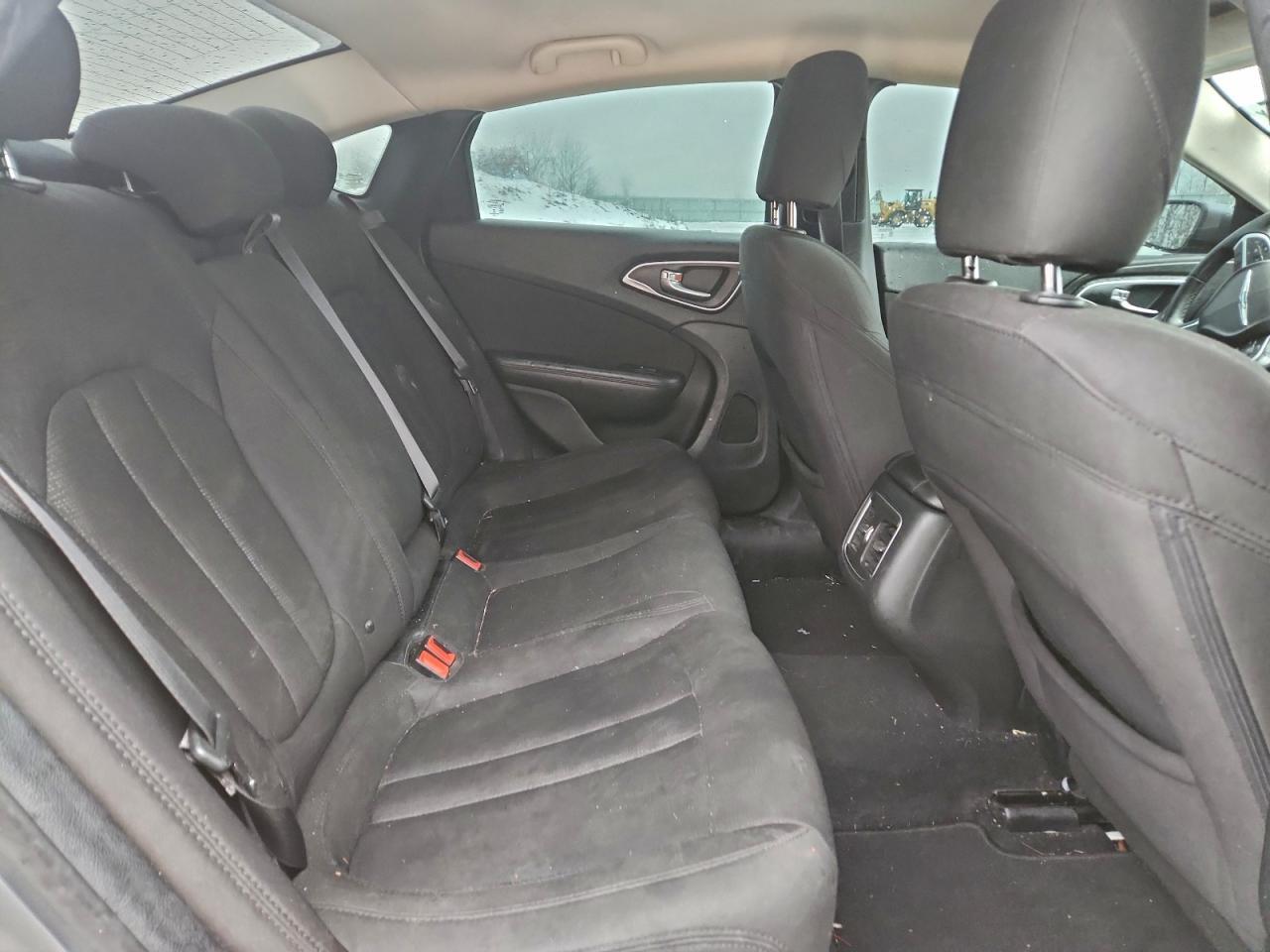 2015 CHRYSLER 200