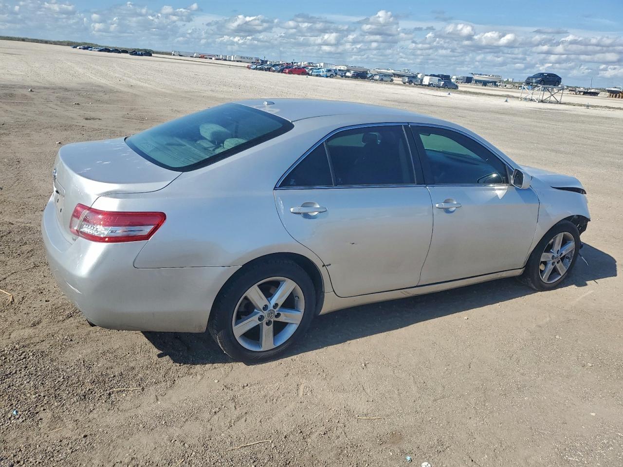 2011 TOYOTA CAMRY