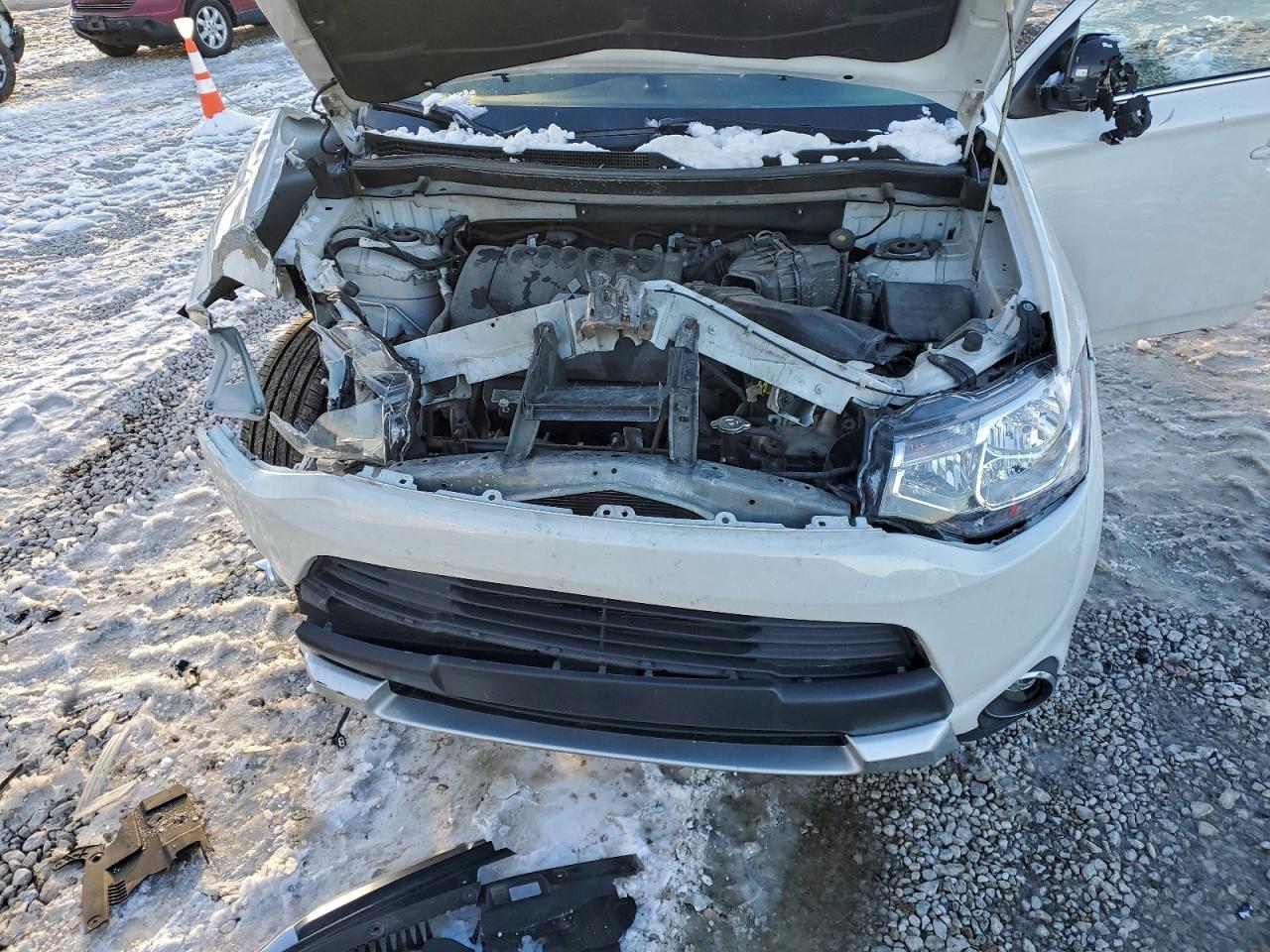 2015 MITSUBISHI outlander