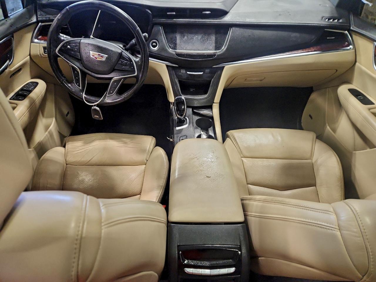 2017 CADILLAC XT5