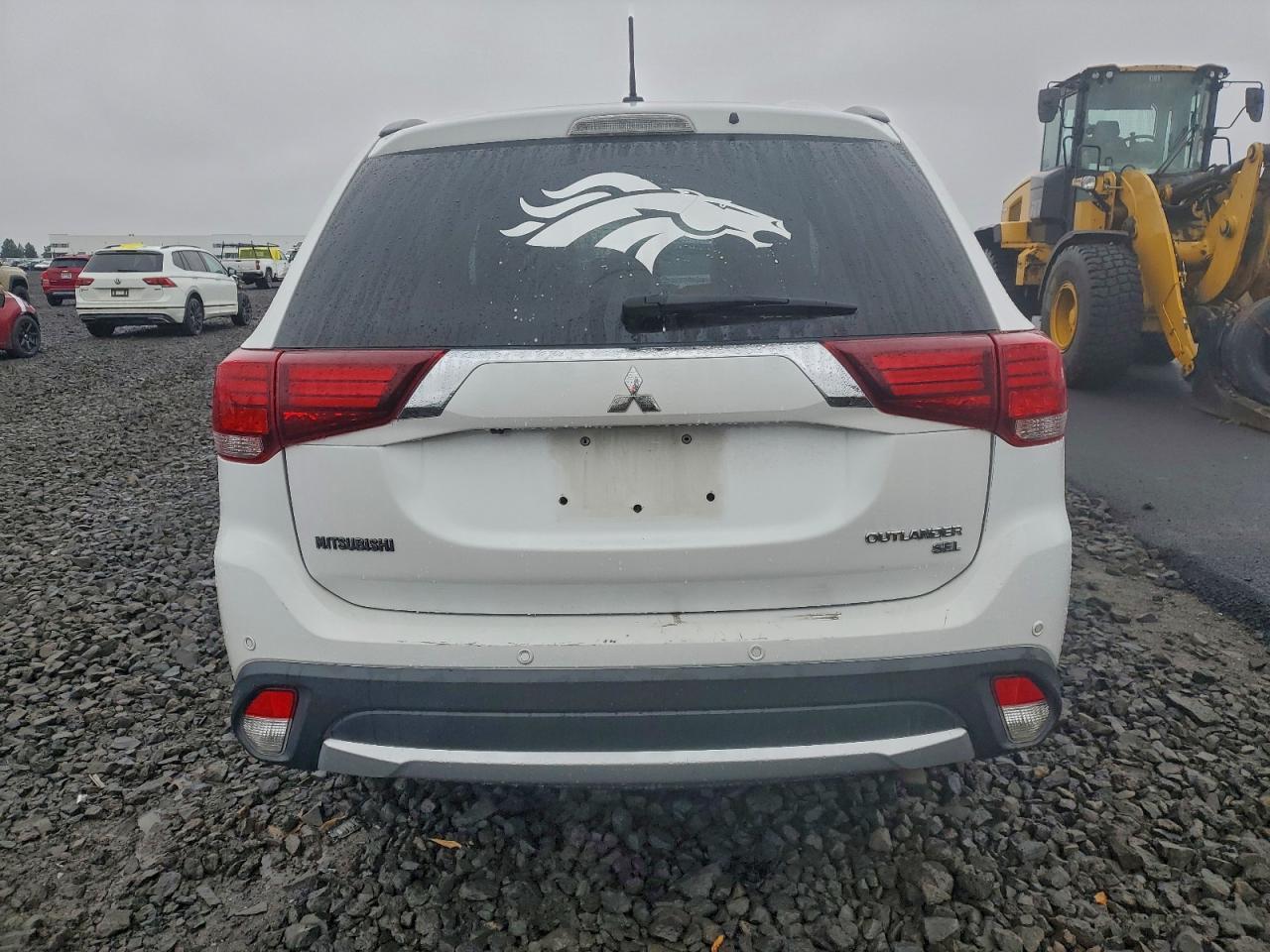 2016 MITSUBISHI outlander