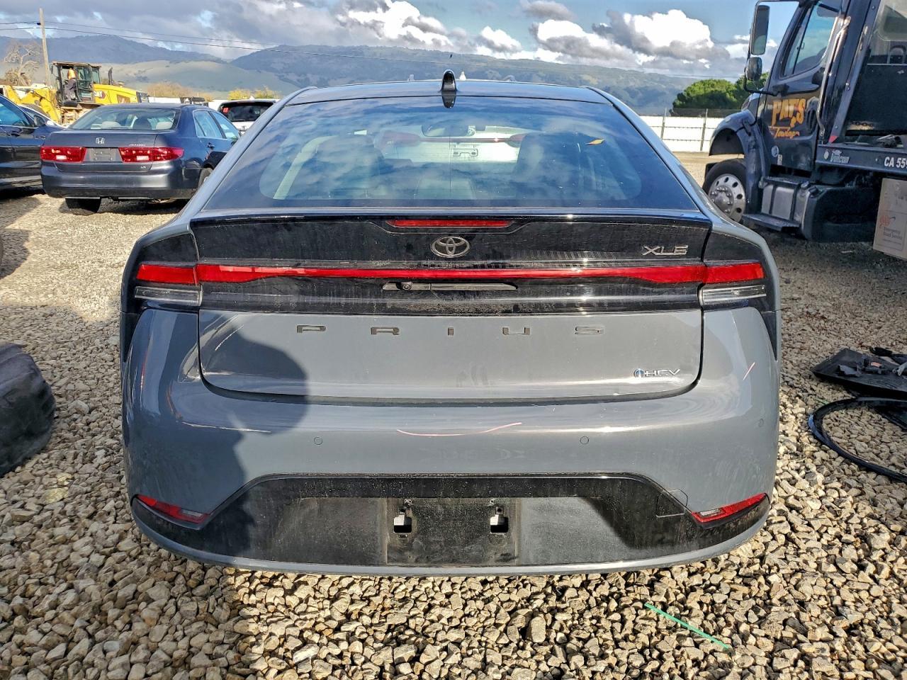 2024 TOYOTA PRIUS