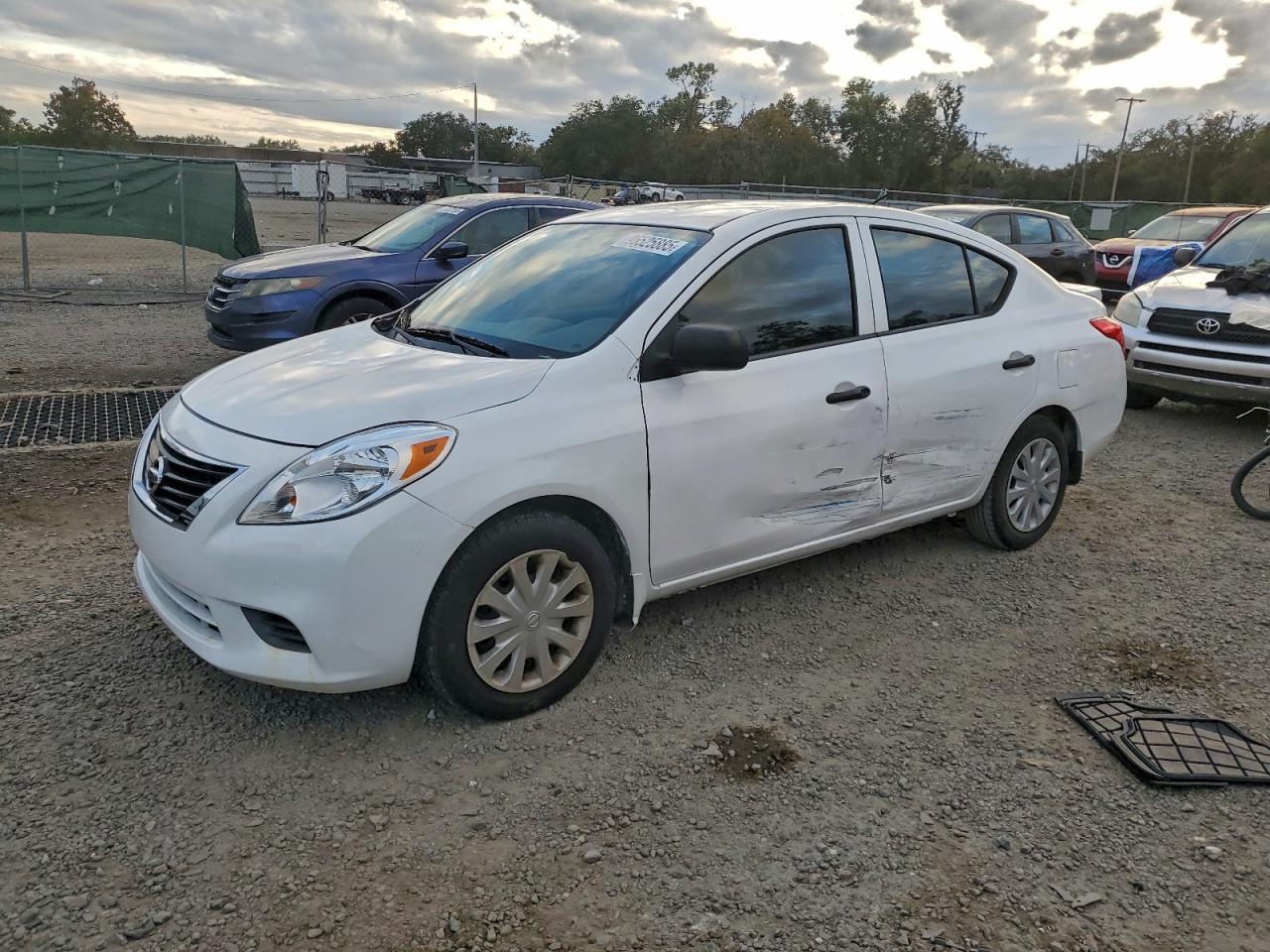 2014 NISSAN VERSA