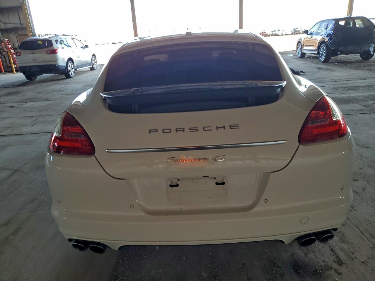 2011 PORSCHE Panamera