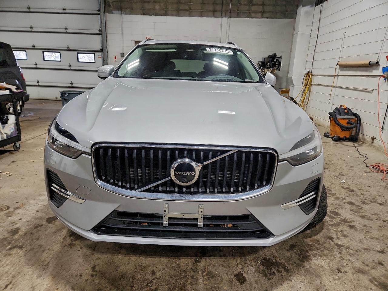2022 VOLVO XC60