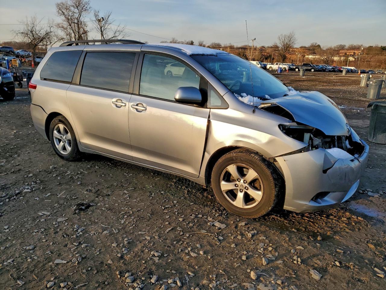 2013 TOYOTA SIENNA