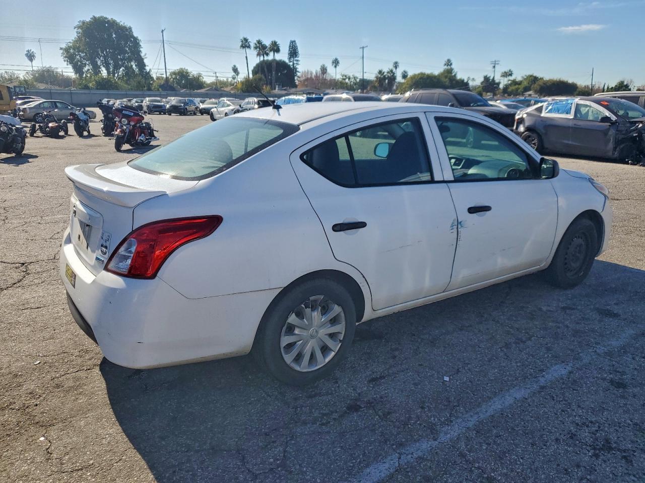 2015 NISSAN VERSA