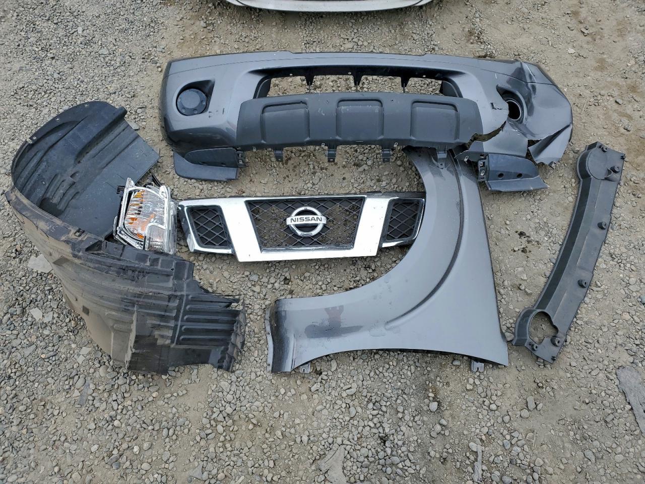 2016 NISSAN Frontier