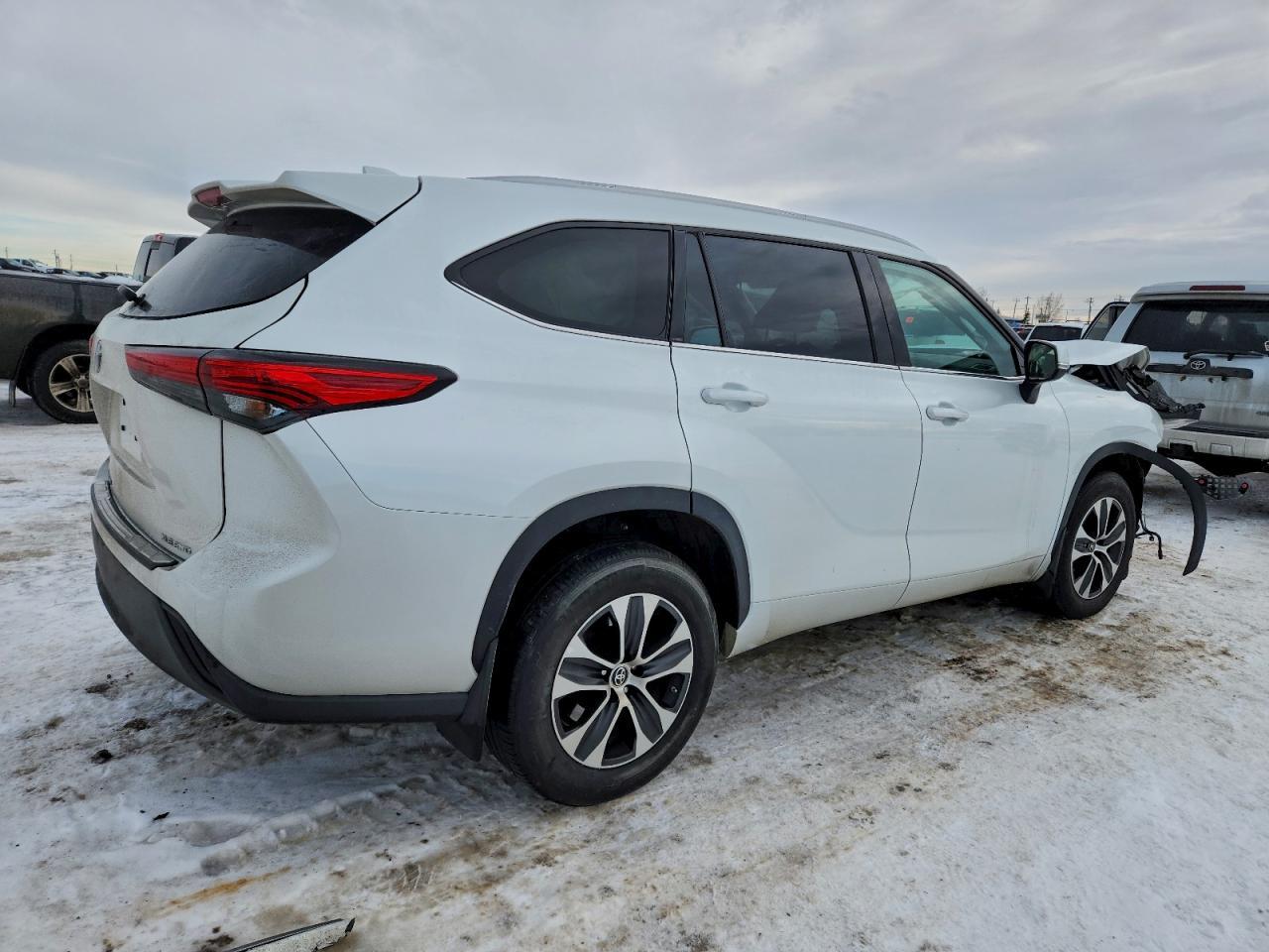 2022 TOYOTA HIGHLANDER