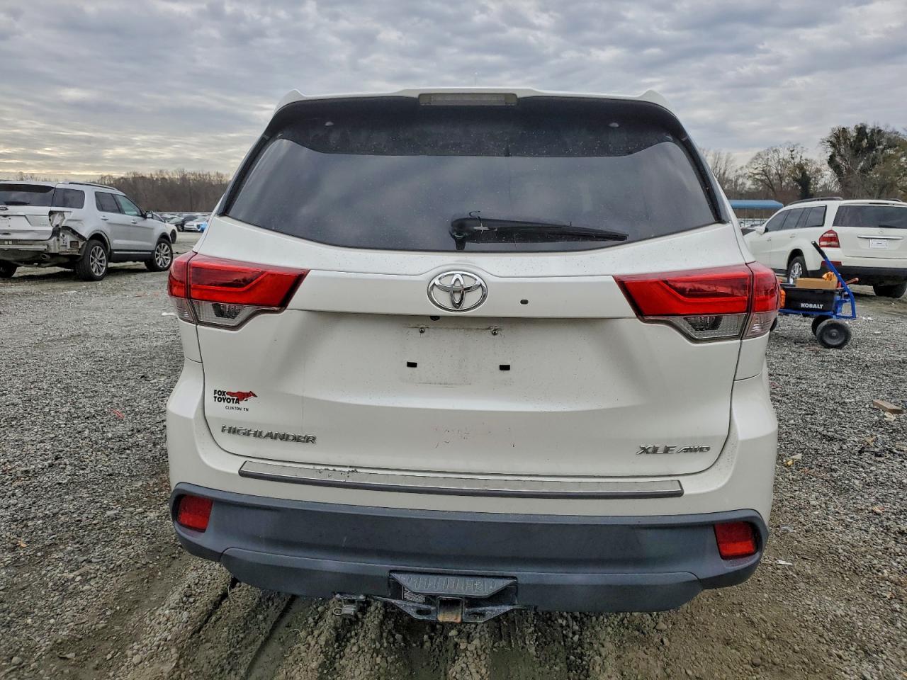 2017 TOYOTA HIGHLANDER