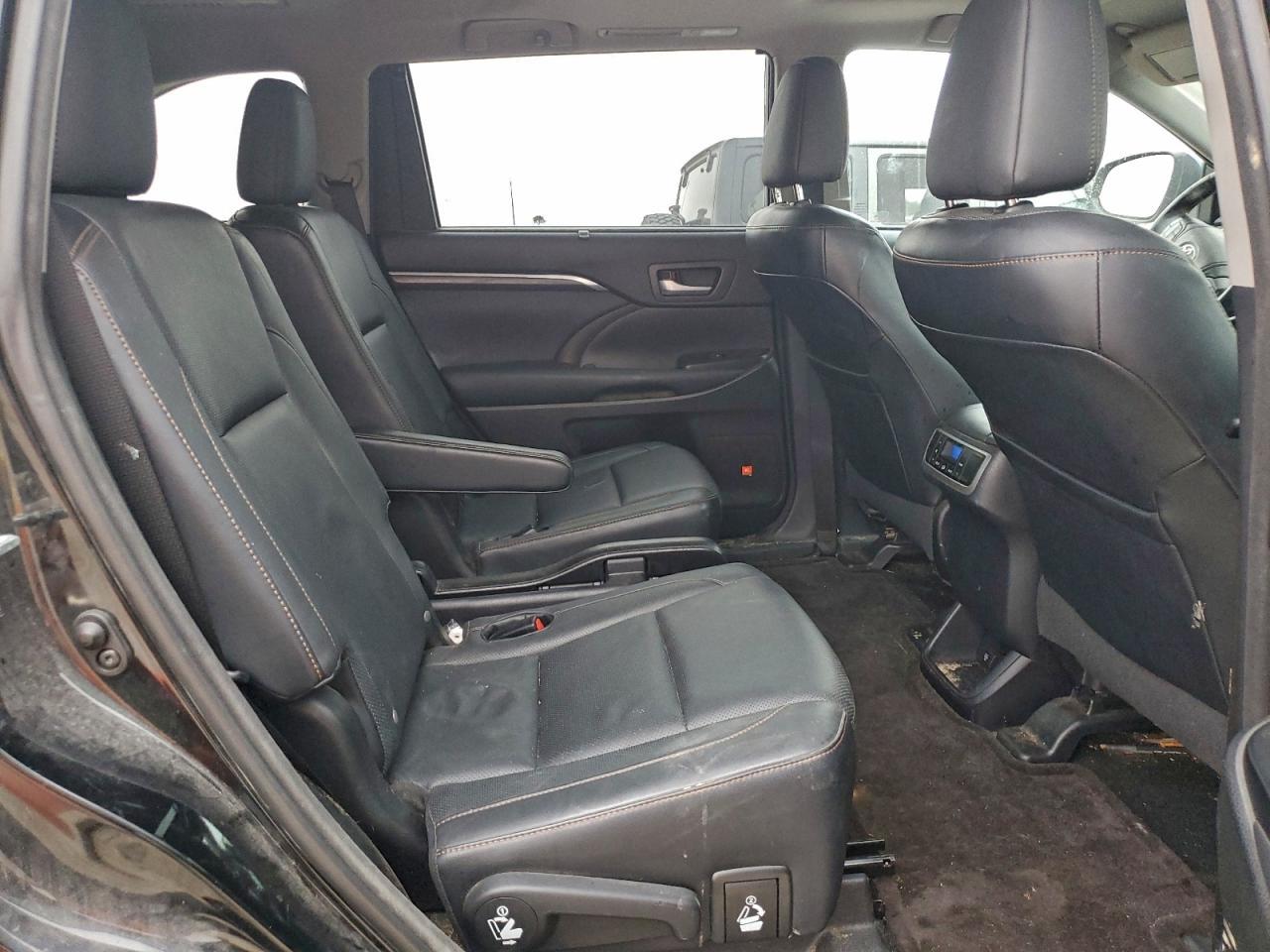 2014 TOYOTA HIGHLANDER