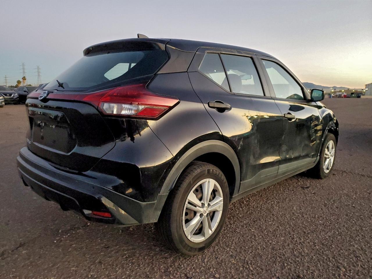 2021 NISSAN KICKS