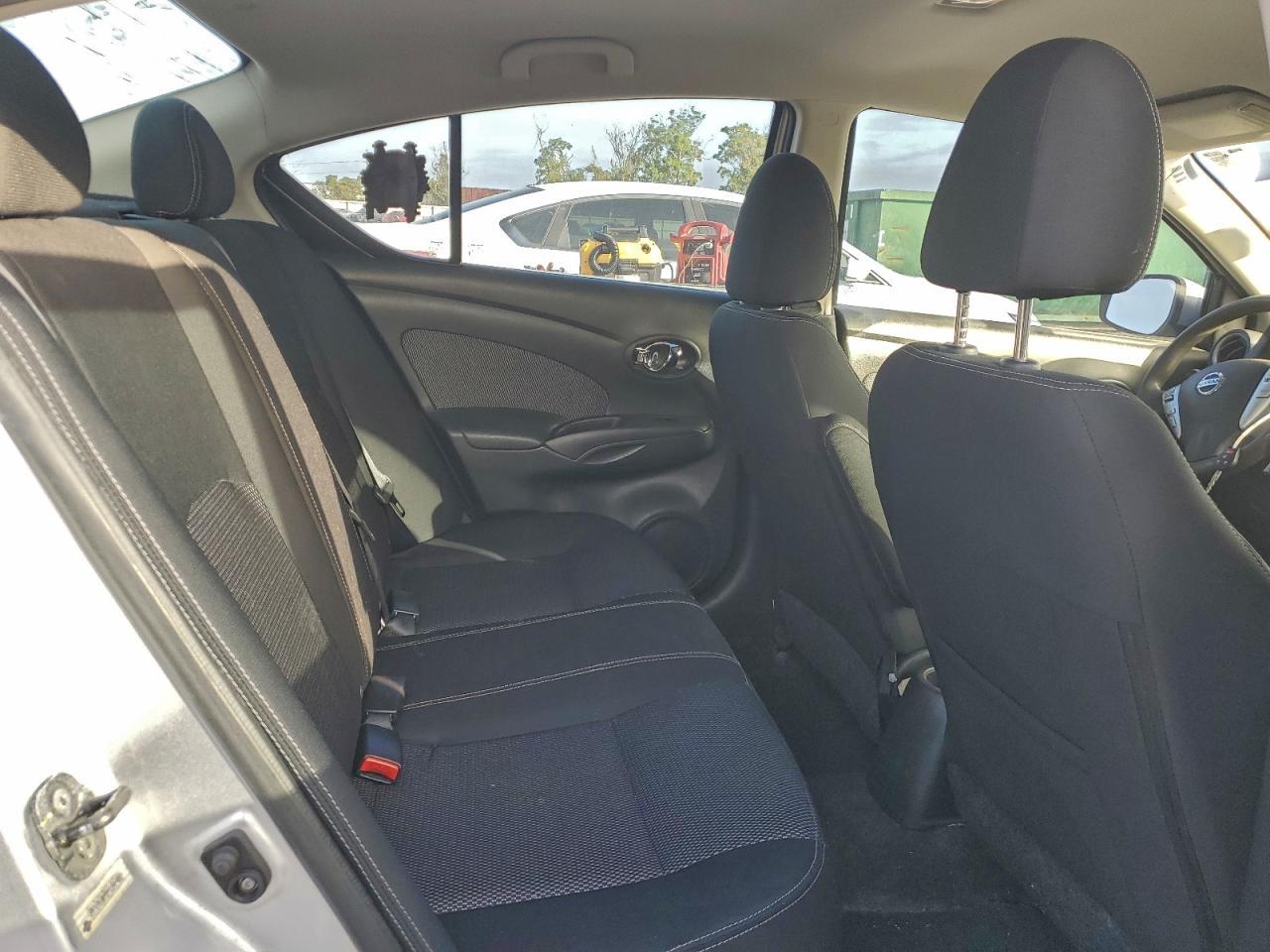 2015 NISSAN VERSA