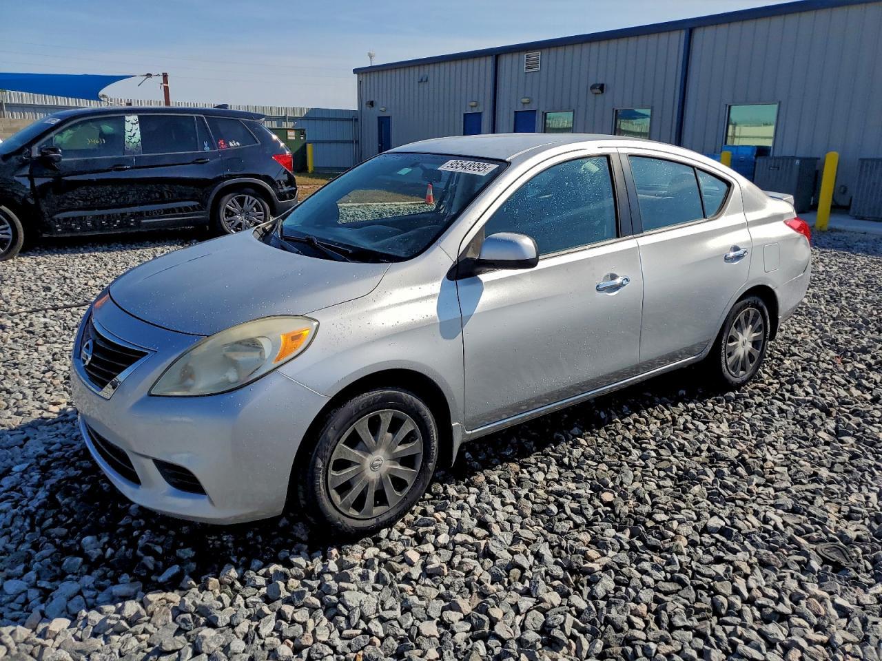 2013 NISSAN VERSA