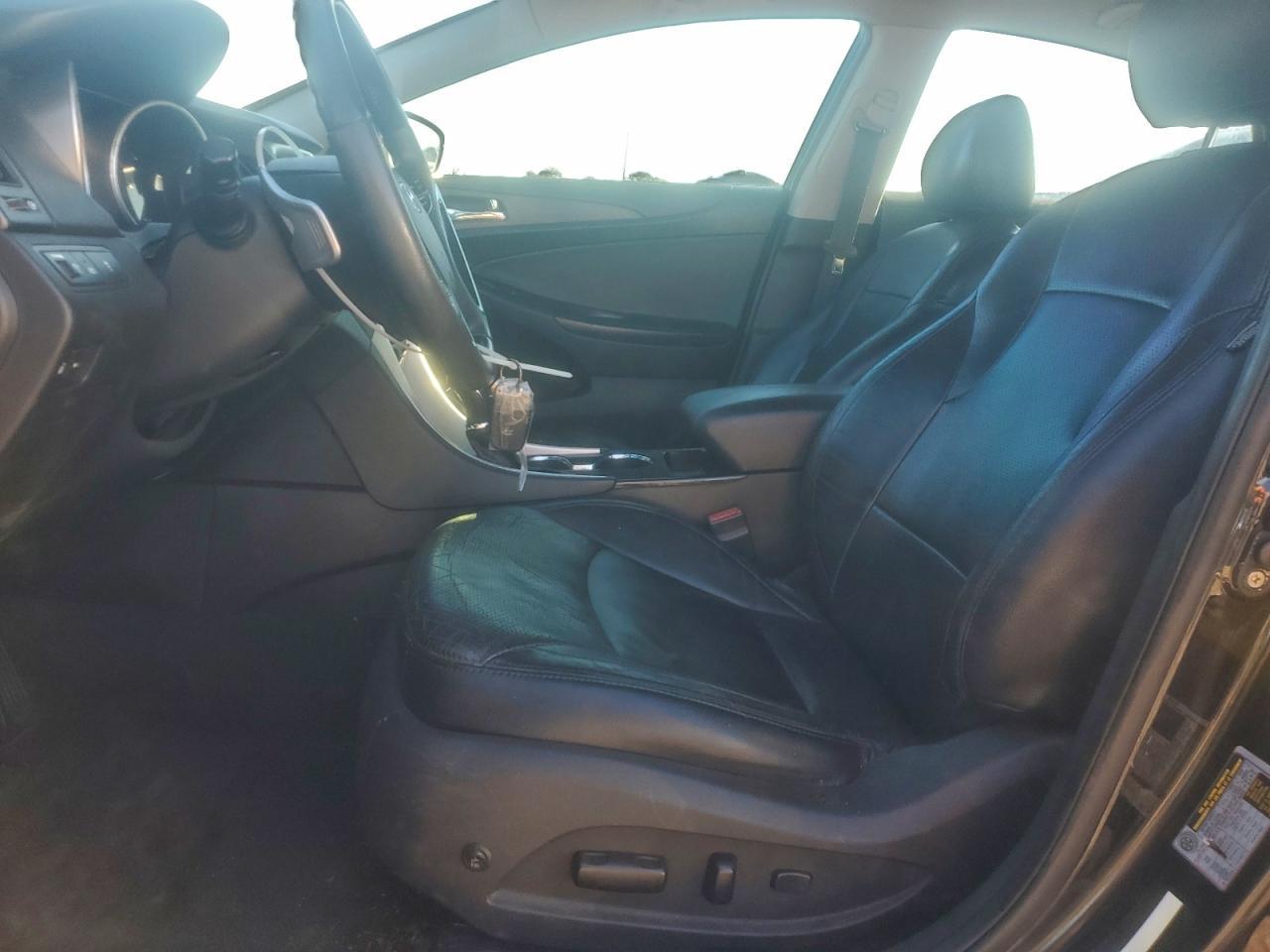 2011 HYUNDAI SONATA