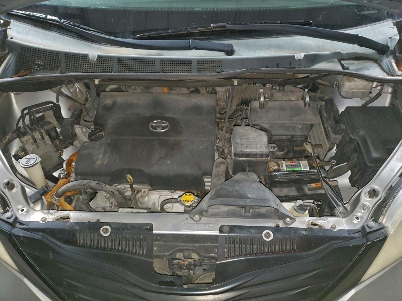 2013 TOYOTA SIENNA