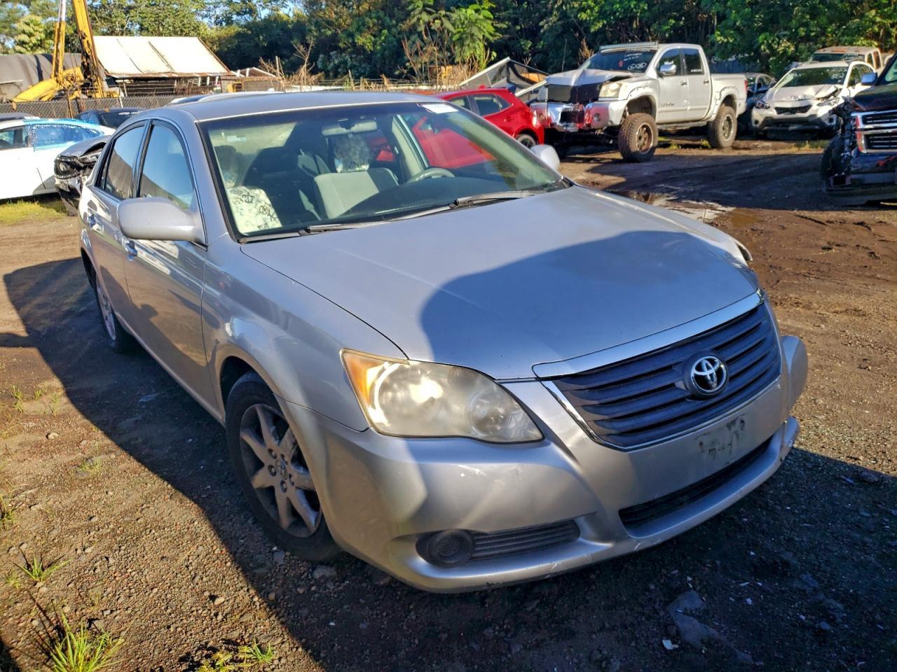 2010 TOYOTA Avalon