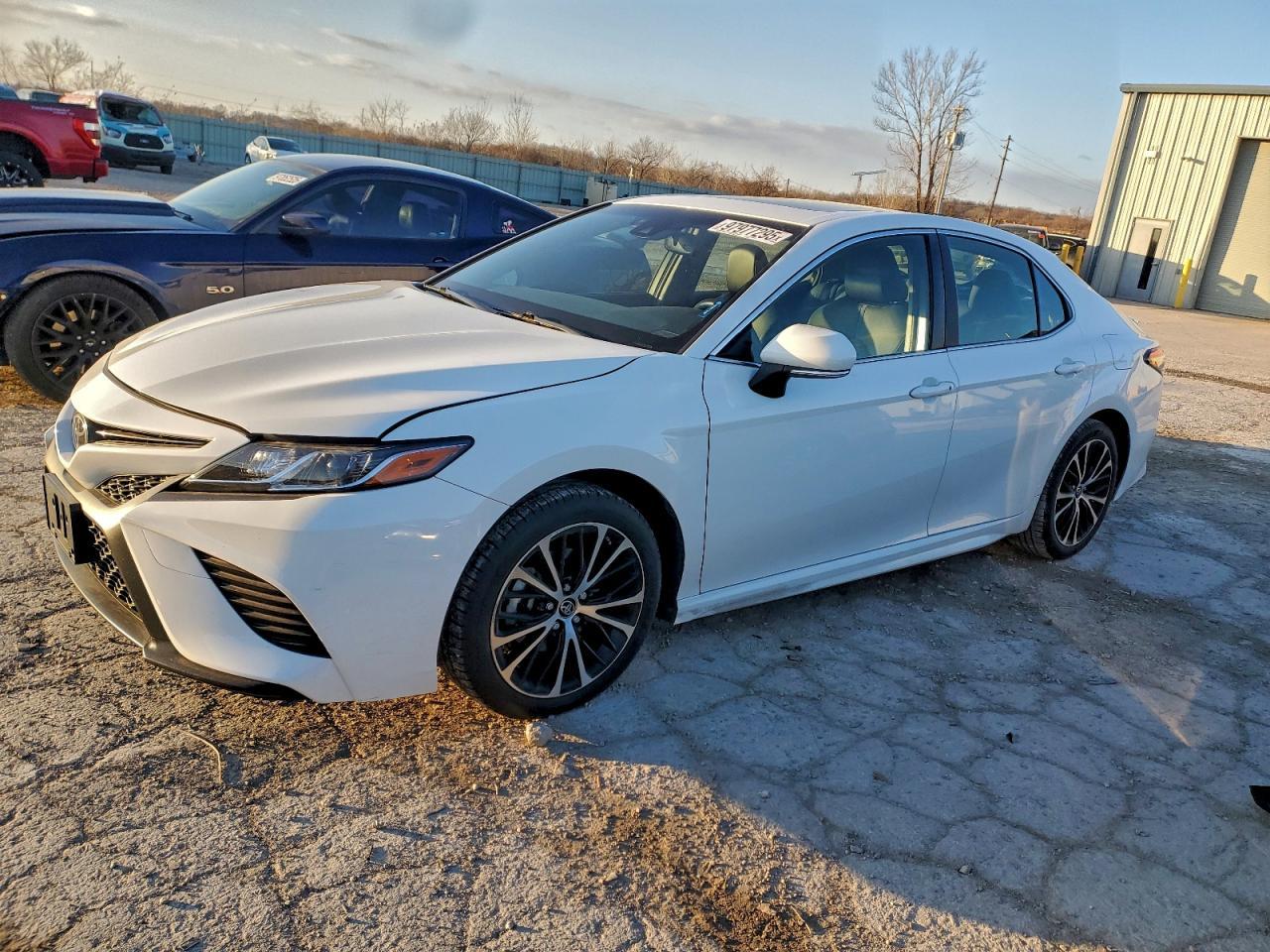 2018 TOYOTA CAMRY