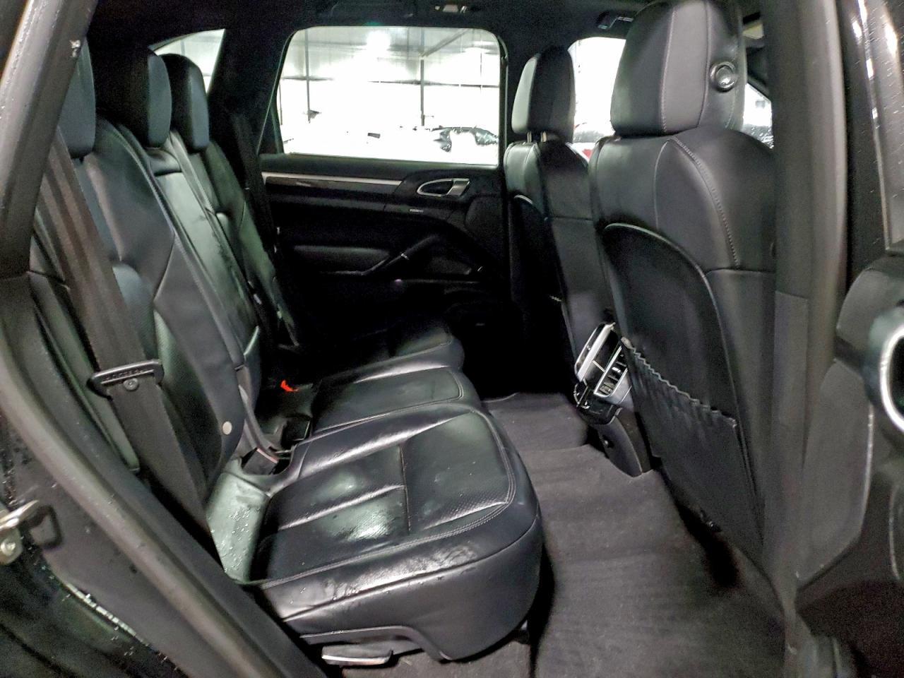 2014 PORSCHE CAYENNE