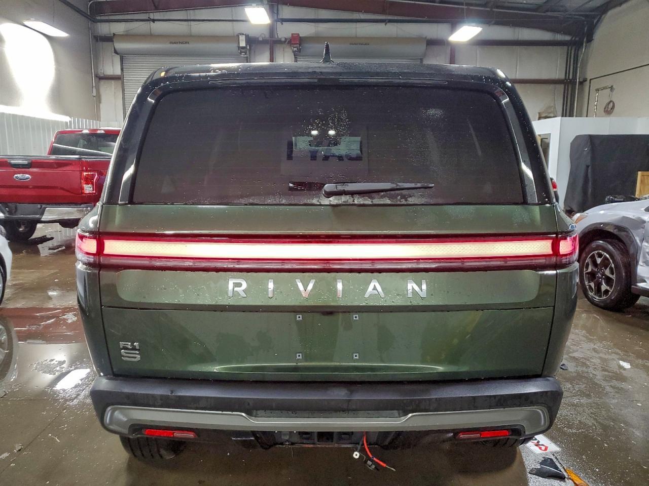 2026 RIVIAN R1s