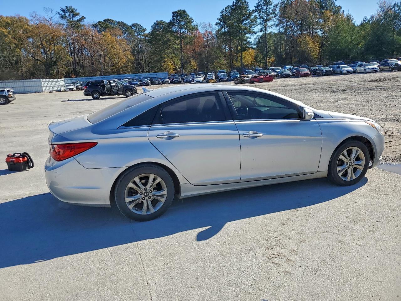 2011 HYUNDAI SONATA