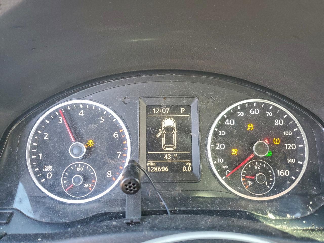 2012 VOLKSWAGEN TIGUAN