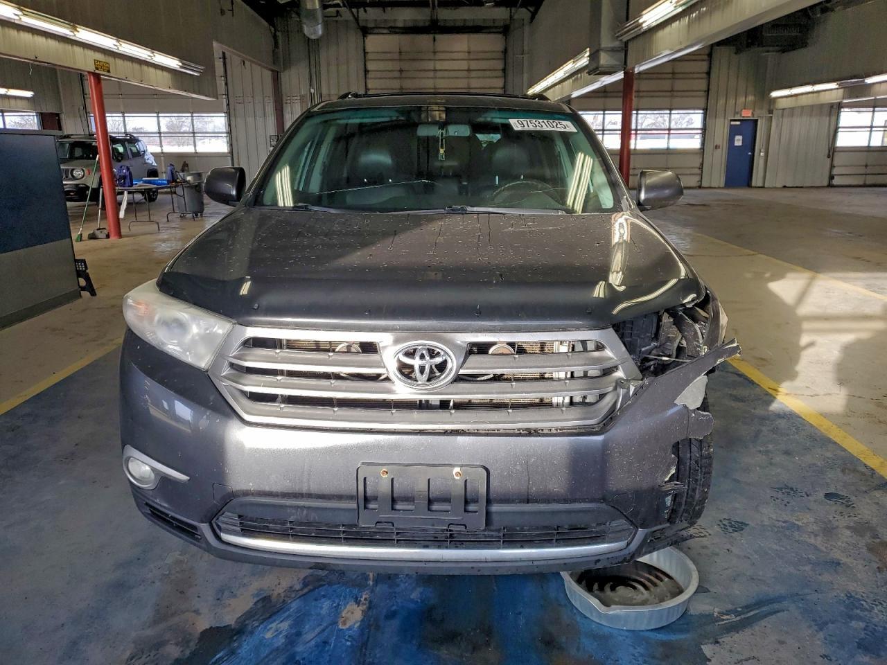 2011 TOYOTA HIGHLANDER