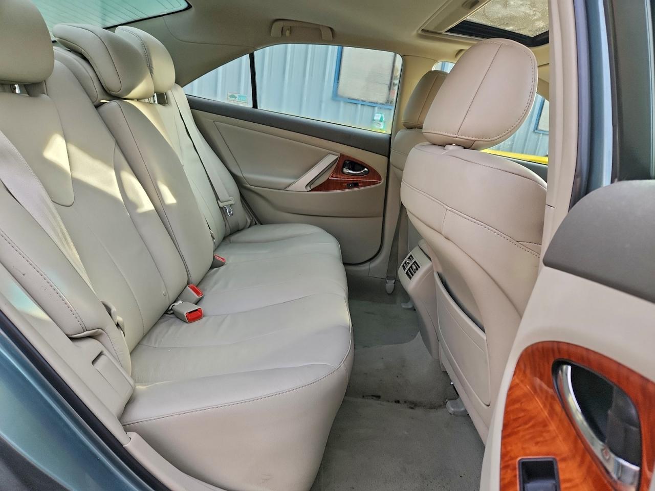 2011 TOYOTA CAMRY
