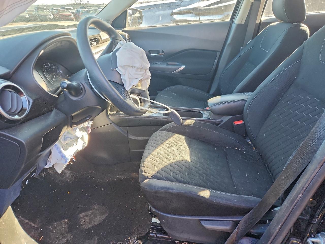 2022 NISSAN KICKS