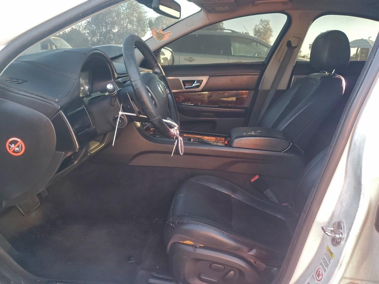 2009 JAGUAR XF