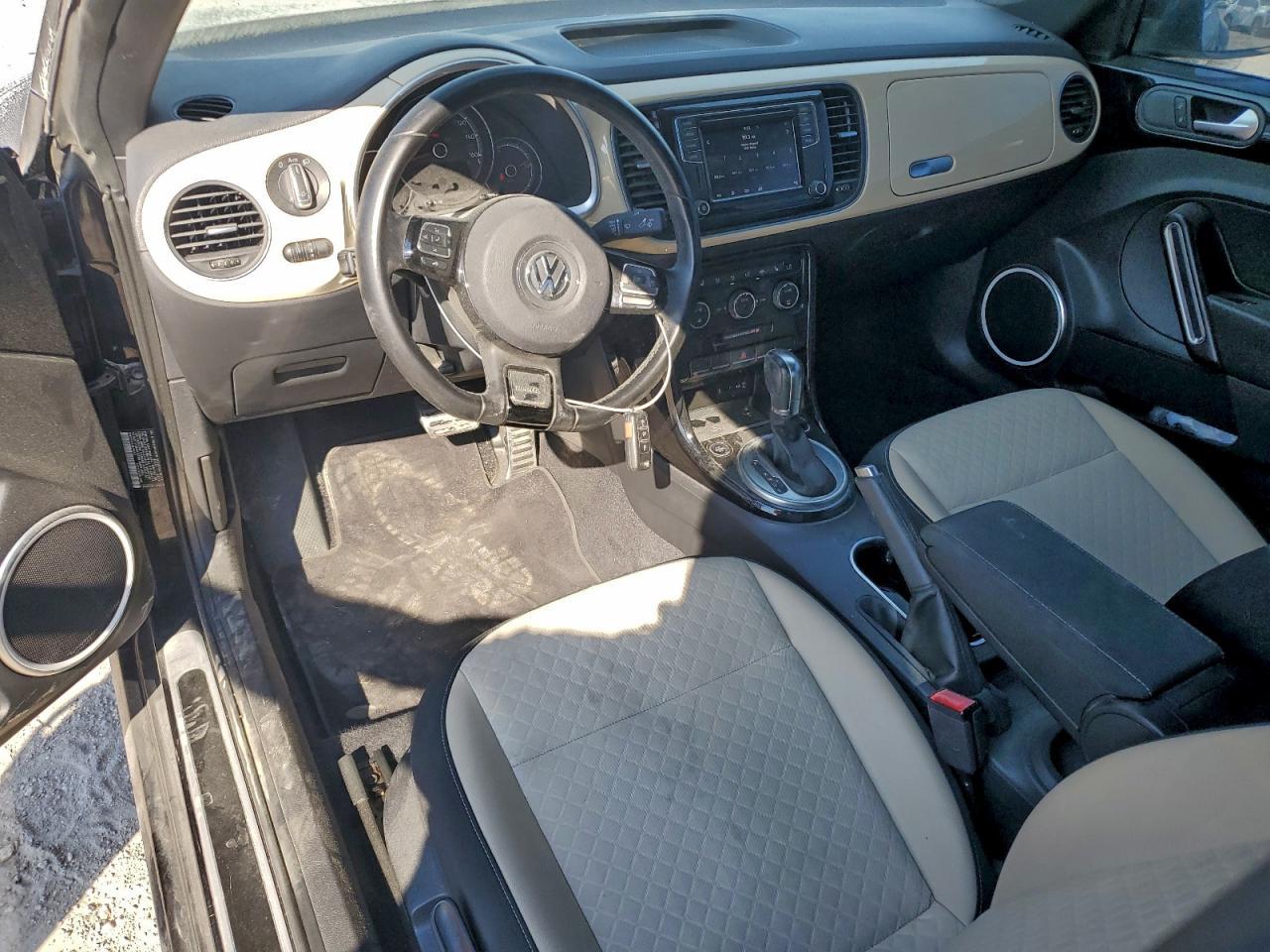 2019 VOLKSWAGEN Beetle