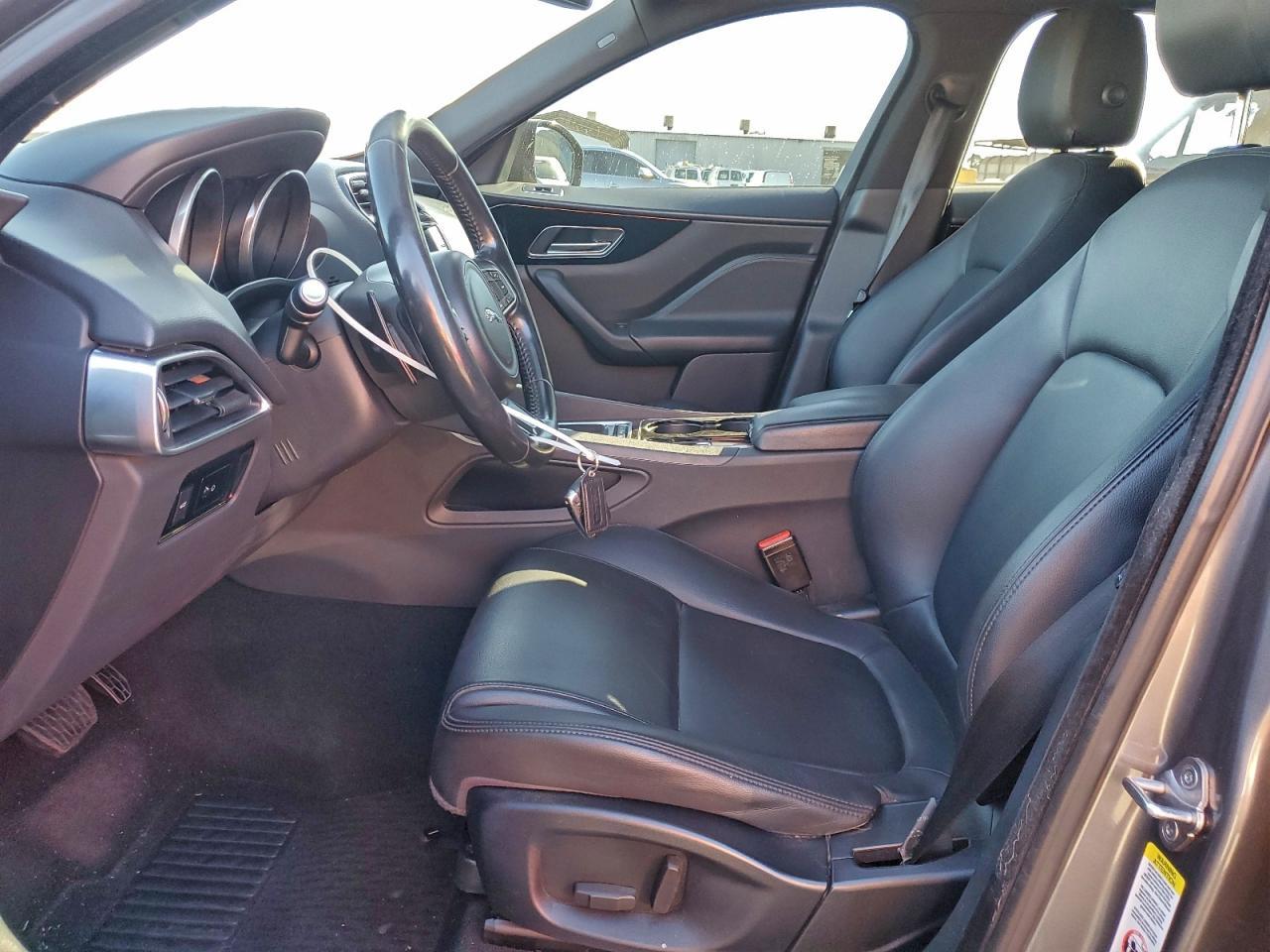 2017 JAGUAR F-Pace