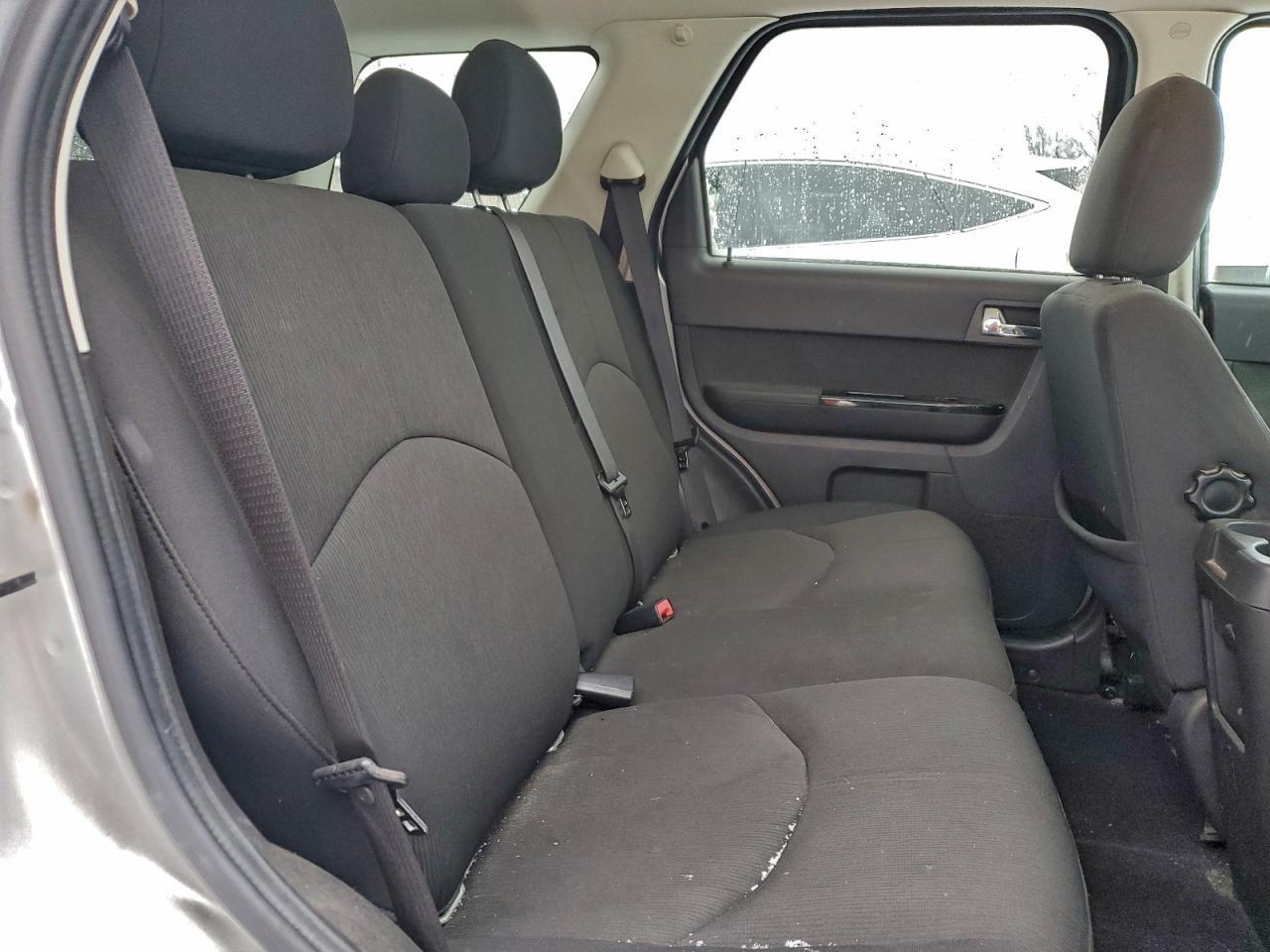 2010 MAZDA Tribute