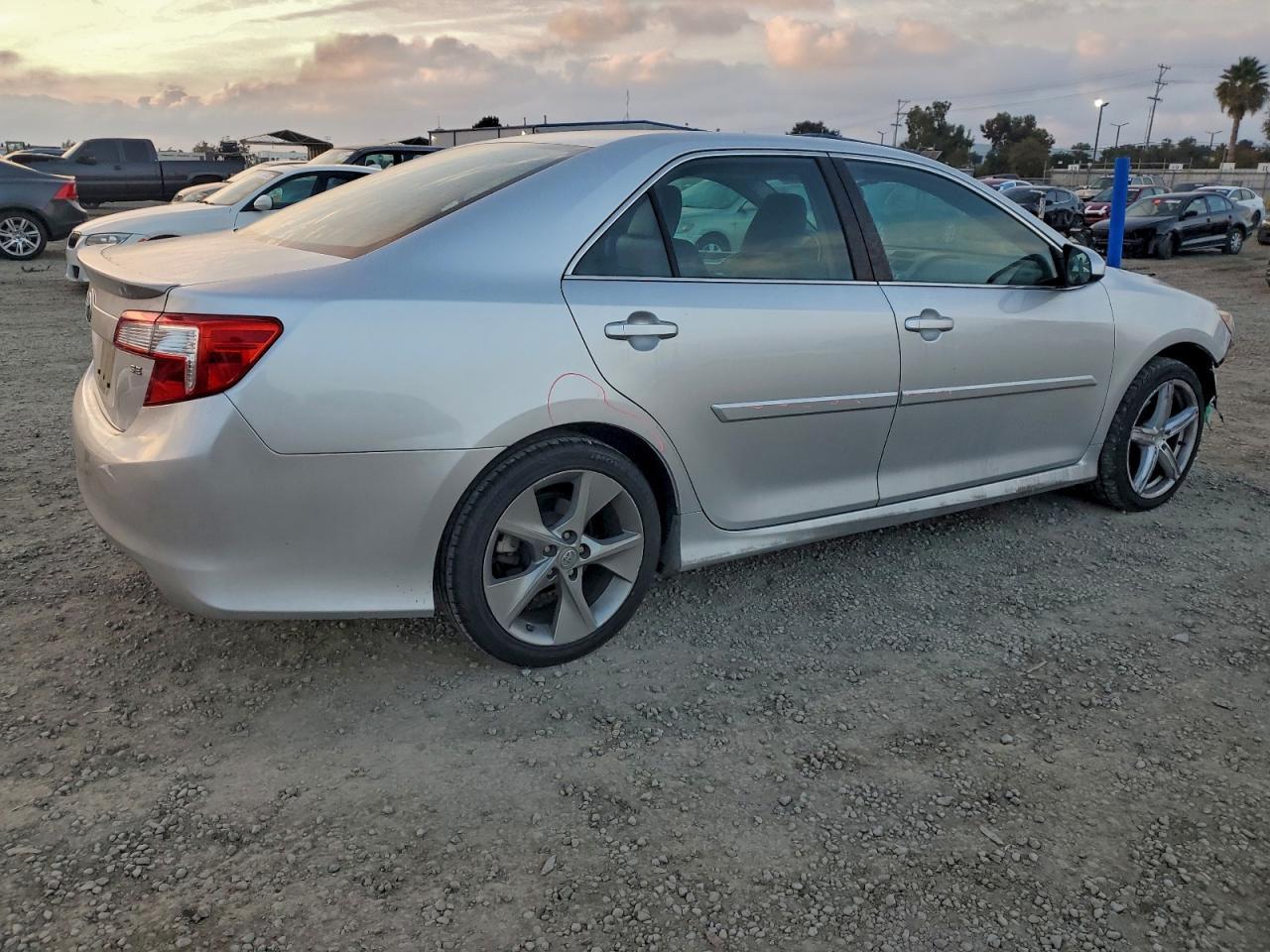 2014 TOYOTA CAMRY