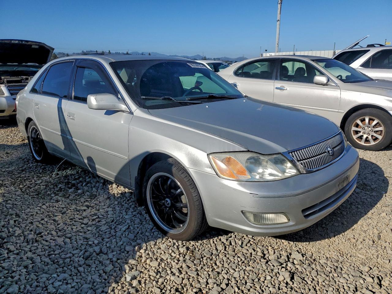 2002 TOYOTA Avalon