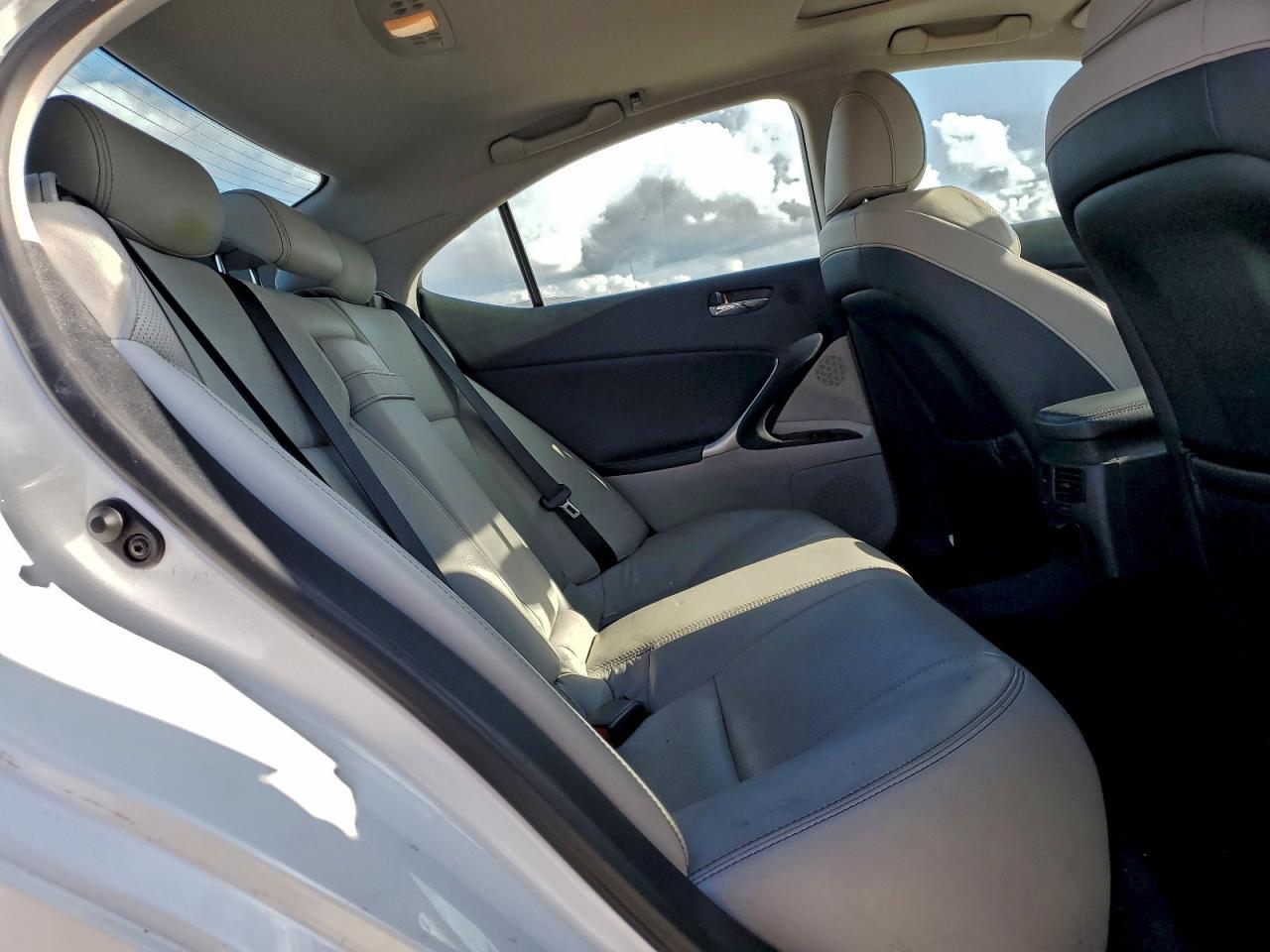2011 LEXUS IS 250