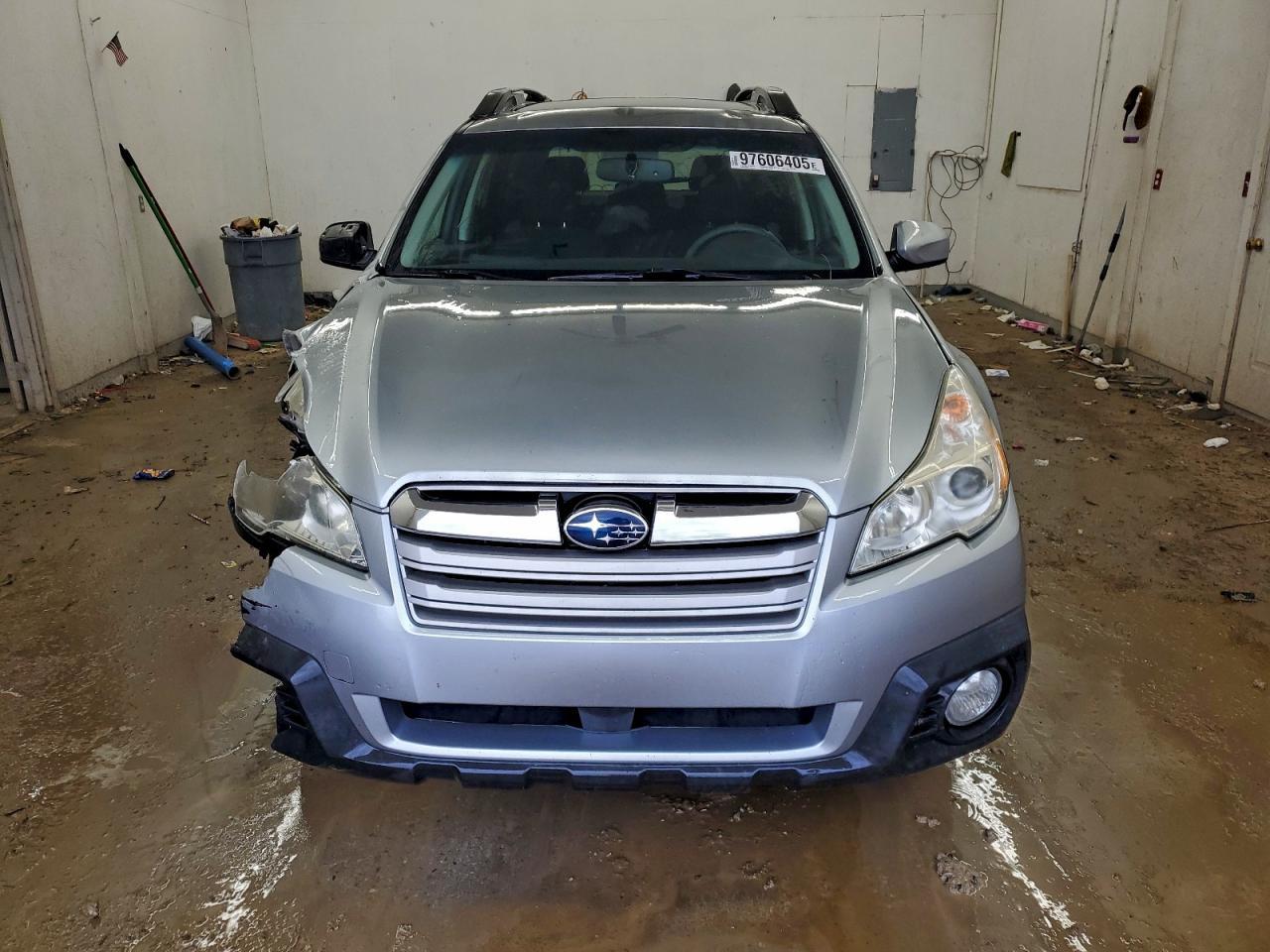 2013 SUBARU Outback