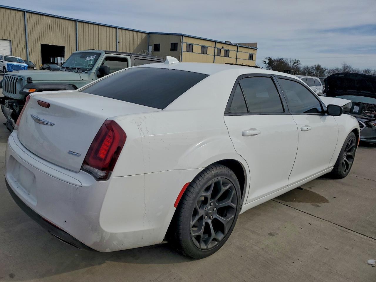 2019 CHRYSLER 300