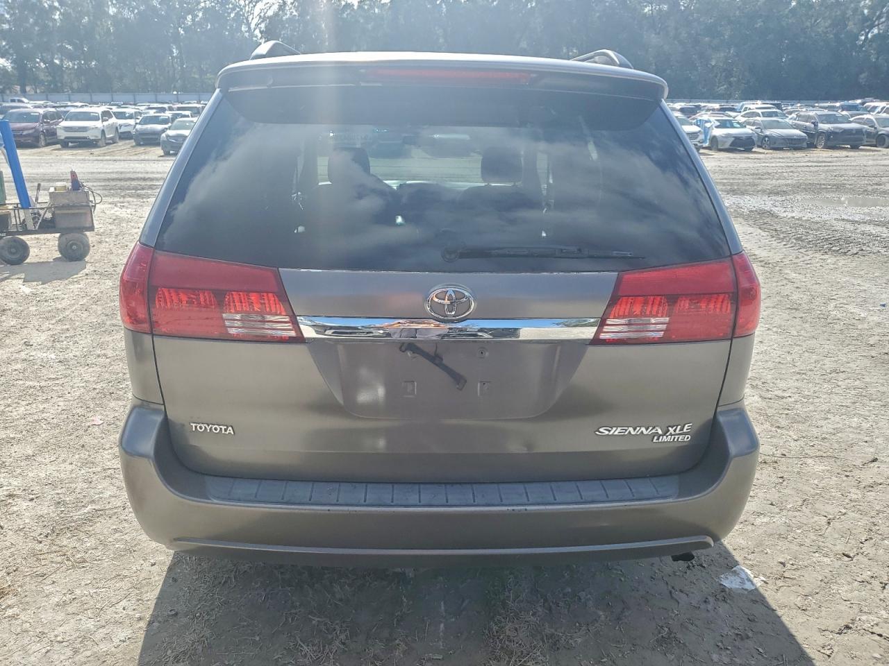 2005 TOYOTA SIENNA