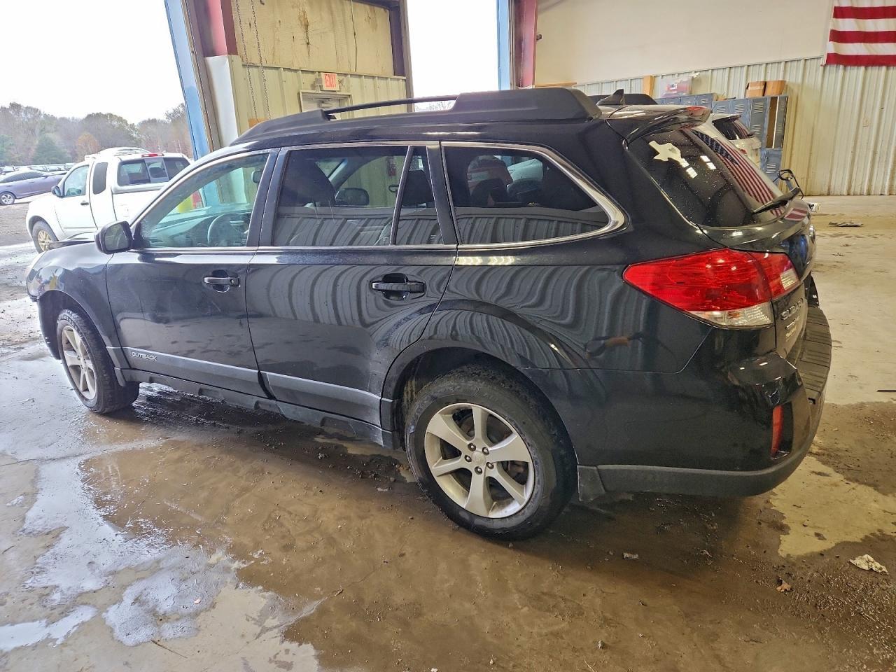2014 SUBARU Outback