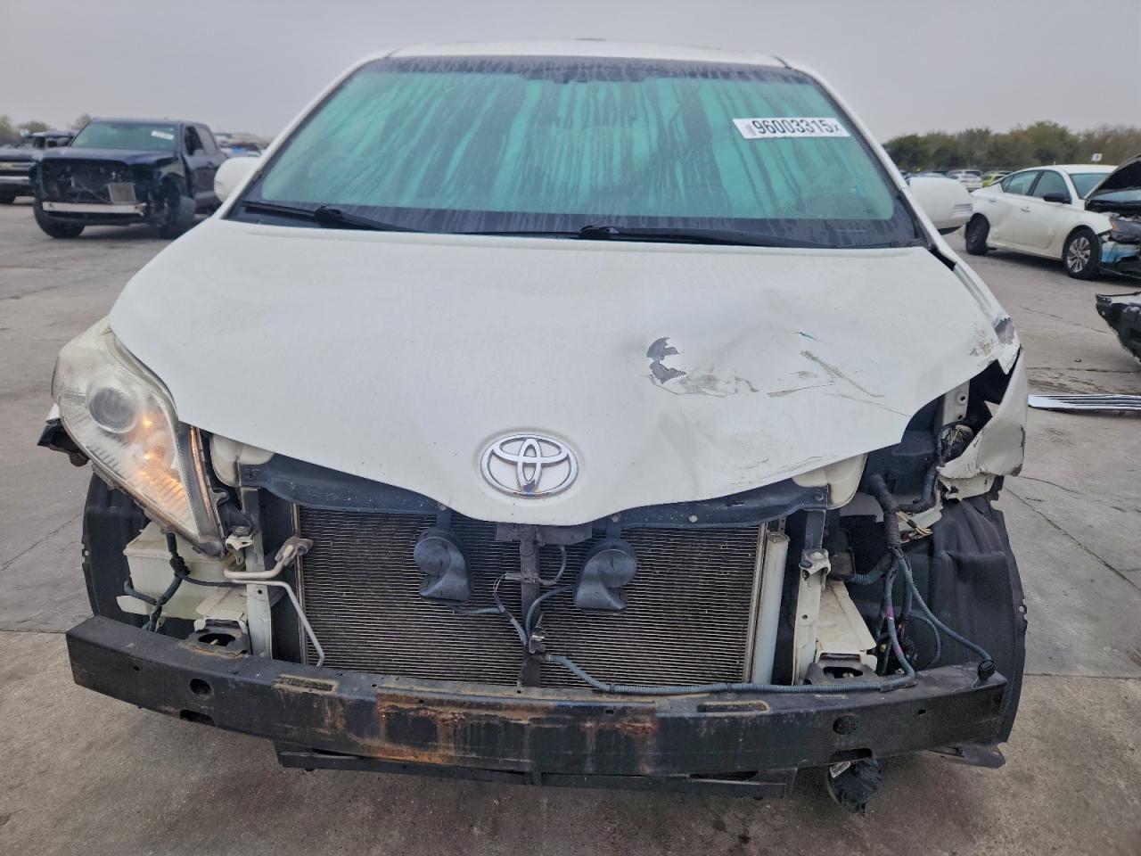 2013 TOYOTA SIENNA