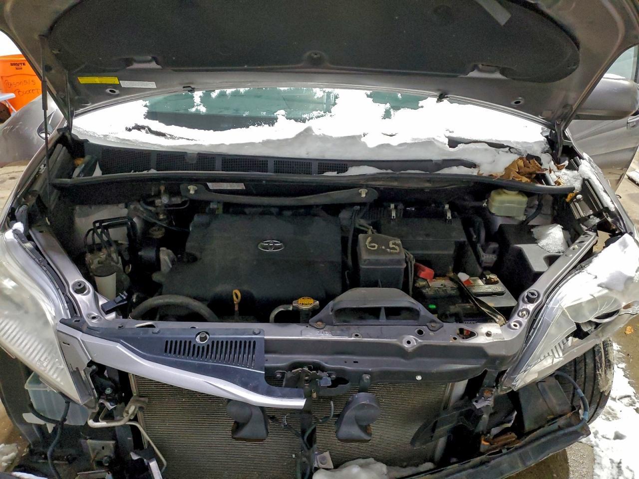 2016 TOYOTA SIENNA