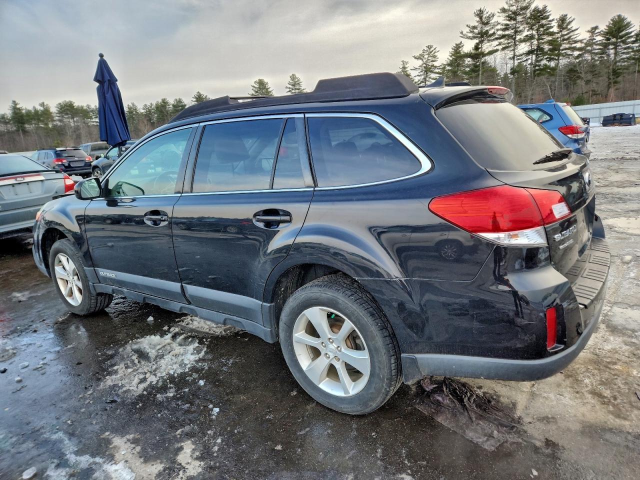 2013 SUBARU Outback