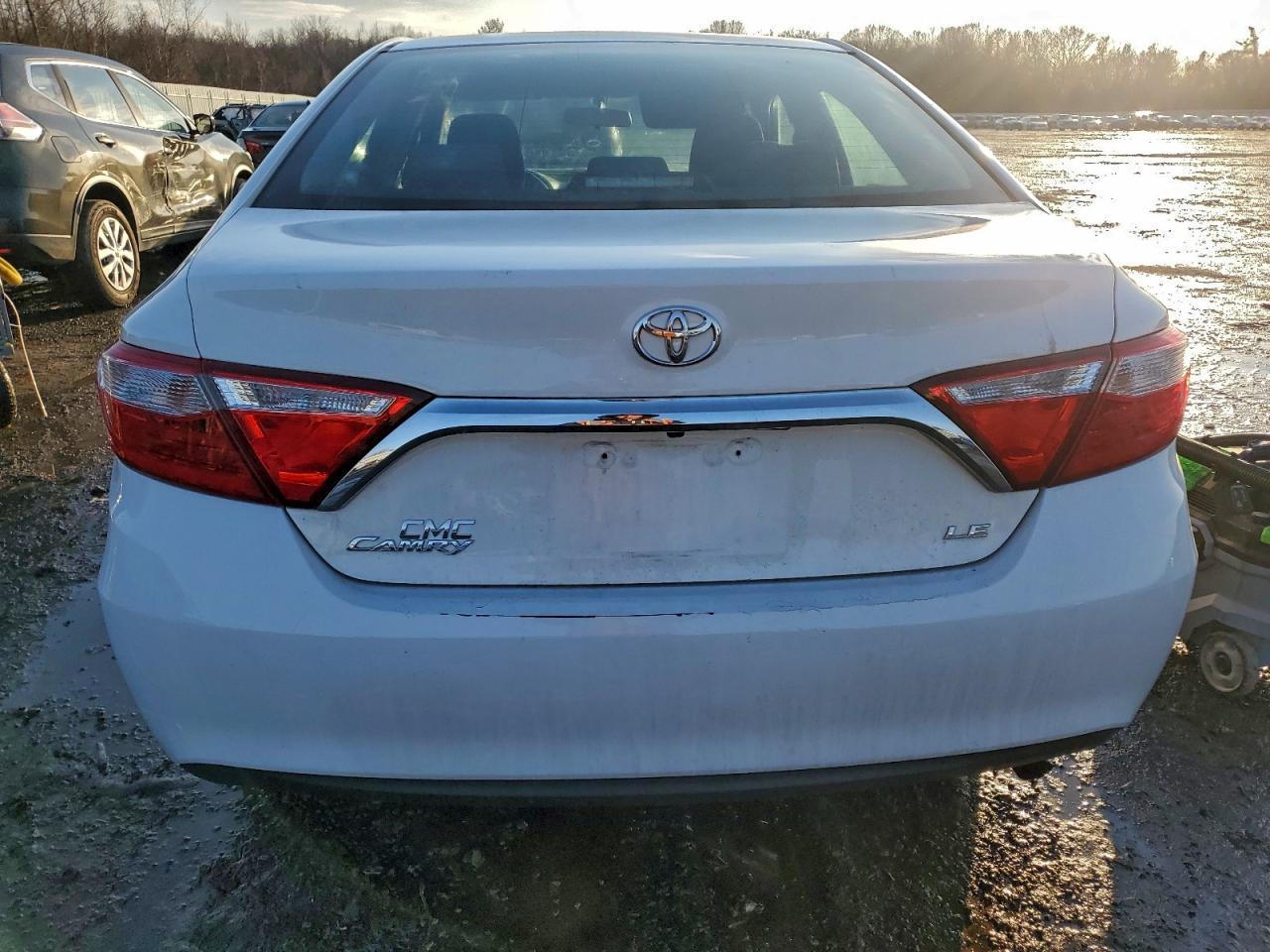 2015 TOYOTA CAMRY